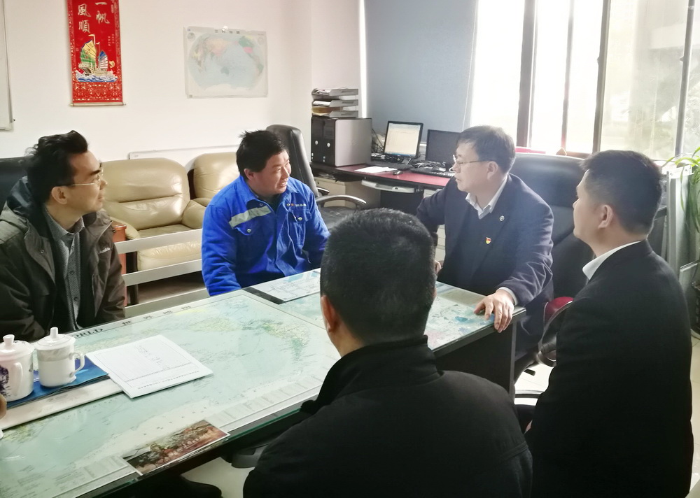 图3（党委副书记、总经理田俊彦慰问困难党员贺望星）.jpg