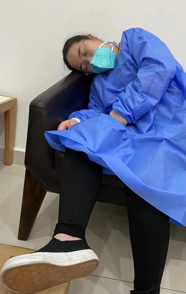 工作间隙休憩的中国南山物业人_调整大小.jpg